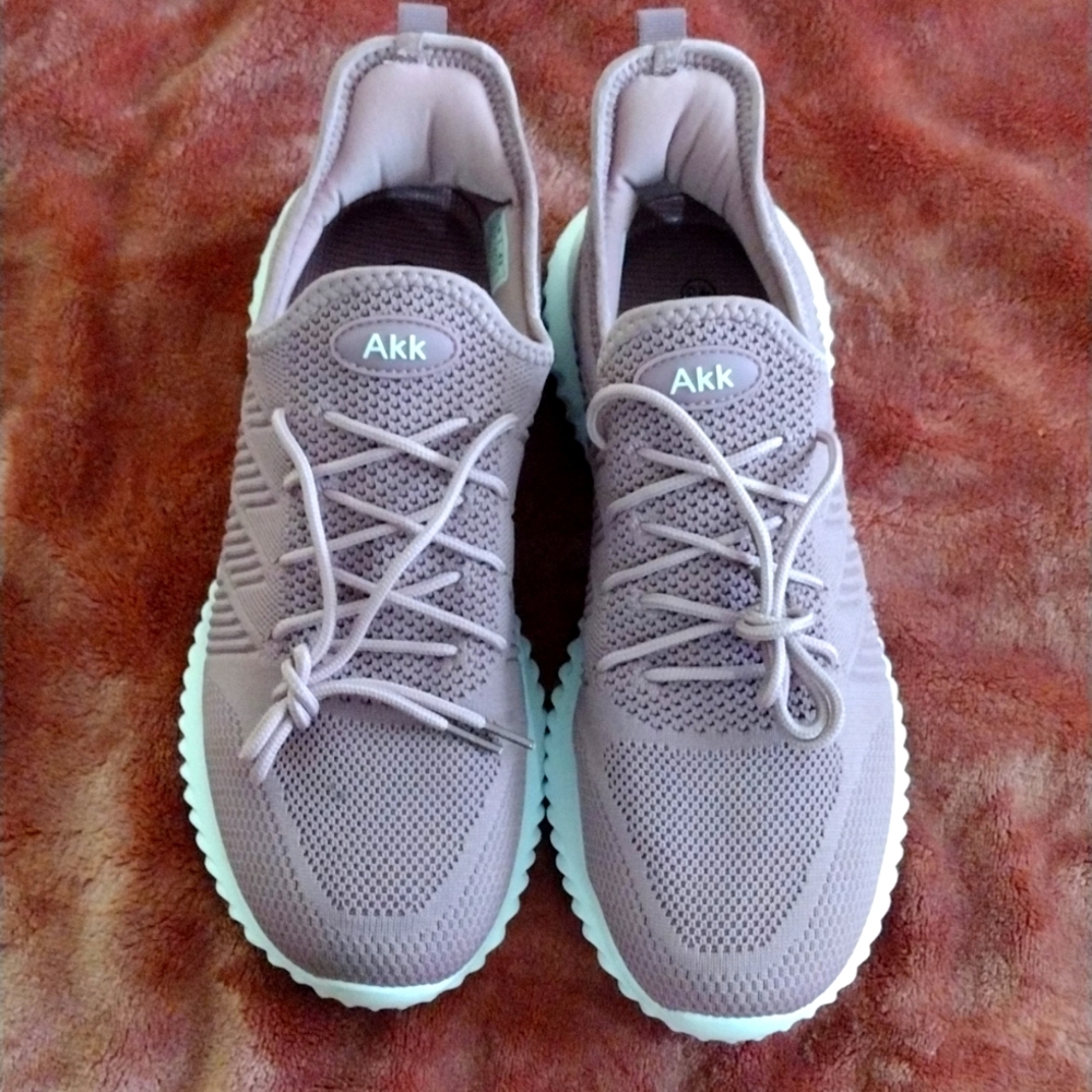 Women's walking shoes